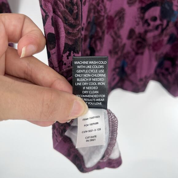 Torrid Super Soft Skull Rose Top Sz 1X Purple WhimsiGoth Grunge Long Sleeve Soft - Picture 11 of 11